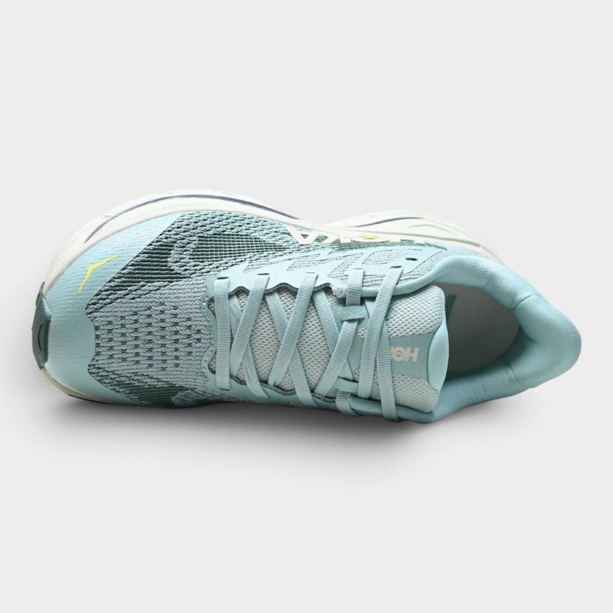 HOKA Challenger 8 Men's Trail Running Shoes
